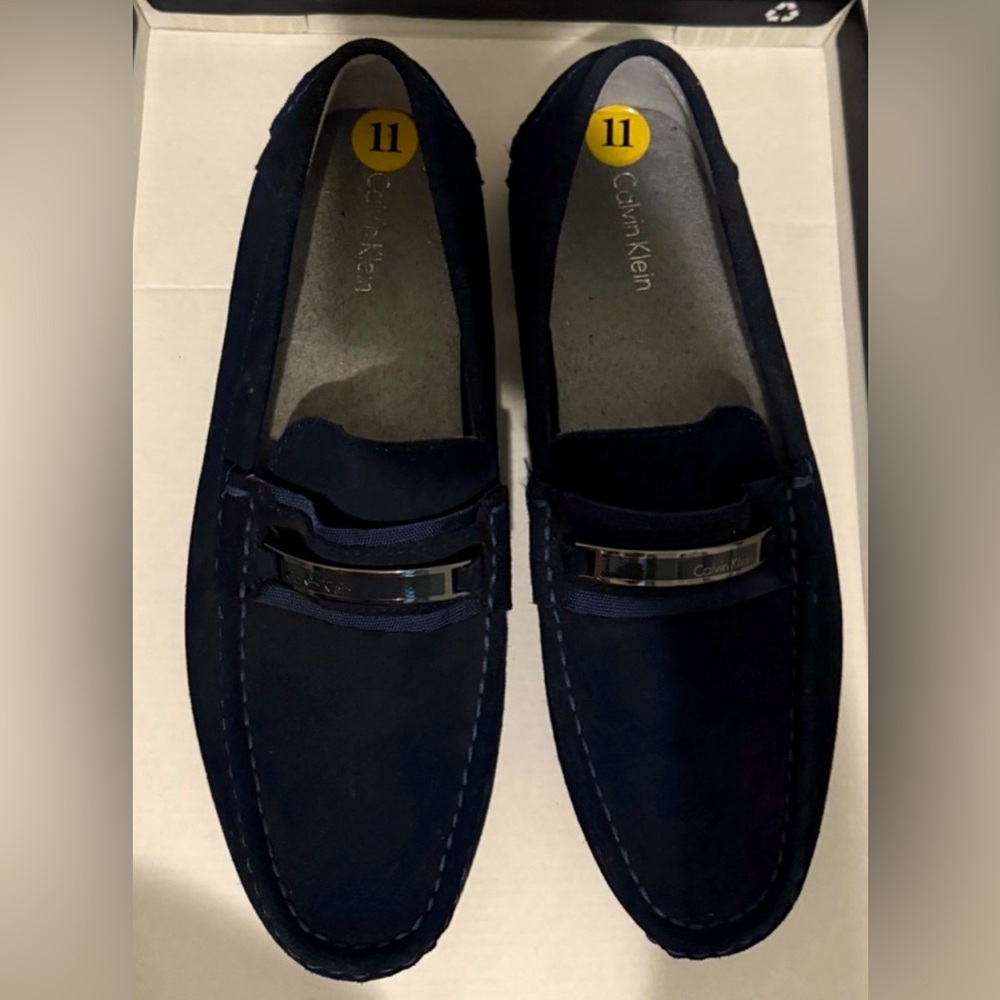 ❤️‍🔥NWOT very rare find stylish Calvin Klein suede loafers 👞 shoes size 11